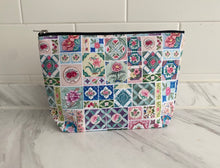 Load image into Gallery viewer, Pouch "Peranakan Tiles" P15