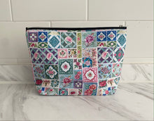 Load image into Gallery viewer, Pouch "Peranakan Tiles" P15