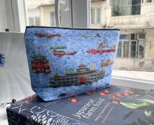 Load image into Gallery viewer, Pouch "Hong Kong Boats" P32