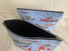Load image into Gallery viewer, Pouch "Hong Kong Boats" P32