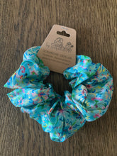 Load image into Gallery viewer, Silk Scrunchies "Chinese Floral" SS04