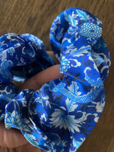 Load image into Gallery viewer, Silk Scrunchies "Dragon" SS08