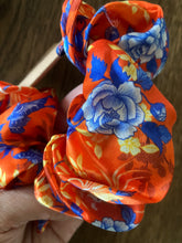 Load image into Gallery viewer, Silk Scrunchies "Birds & Butterflies" SS02