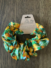 Load image into Gallery viewer, Silk Scrunchies "CNY oranges" SS28