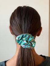 Load image into Gallery viewer, Silk Scrunchies "Chinese Floral" SS04