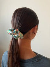 Load image into Gallery viewer, Silk Scrunchies "Vintage Mahjong" SS19