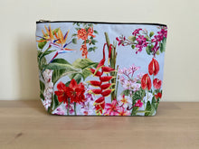 Load image into Gallery viewer, Pouch "Tropical Flowers" P35