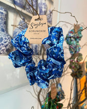 Load image into Gallery viewer, Silk Scrunchies "Dragon" SS08