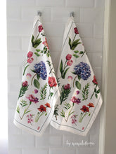 Load image into Gallery viewer, Tea Towel "Flowers Lover" TT25