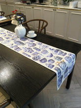 Load image into Gallery viewer, Table Runner &quot;Chinese Porcelain&quot; TR06
