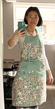Load image into Gallery viewer, Apron "Vintage Mahjong" A19