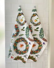 Load image into Gallery viewer, Tea Towel "Christmas Wreath"