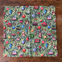 Load image into Gallery viewer, Napkins "Christmas tree HK" N24