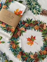 Load image into Gallery viewer, Tea Towel "Christmas Wreath"
