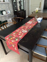 Load image into Gallery viewer, Table Runner &quot;HK Gigerbread&quot; TR32
