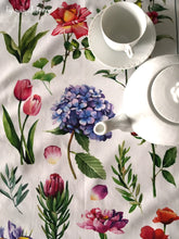 Load image into Gallery viewer, Tea Towel &quot;Flowers Lover&quot; TT25
