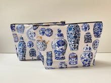 Load image into Gallery viewer, Pouch &quot;Chinese Porcelain&quot; P06
